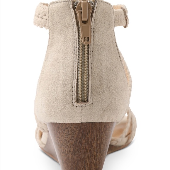 NEW XOXO Sampson Strappy Wedge Sandals - Picture 3 of 7